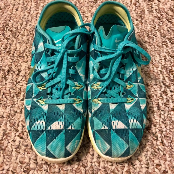 Nike FREE running shoes - Picture 2 of 6